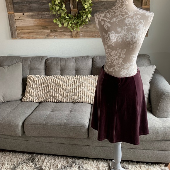 NWOT Gap Velvet Skirt - Picture 2 of 6